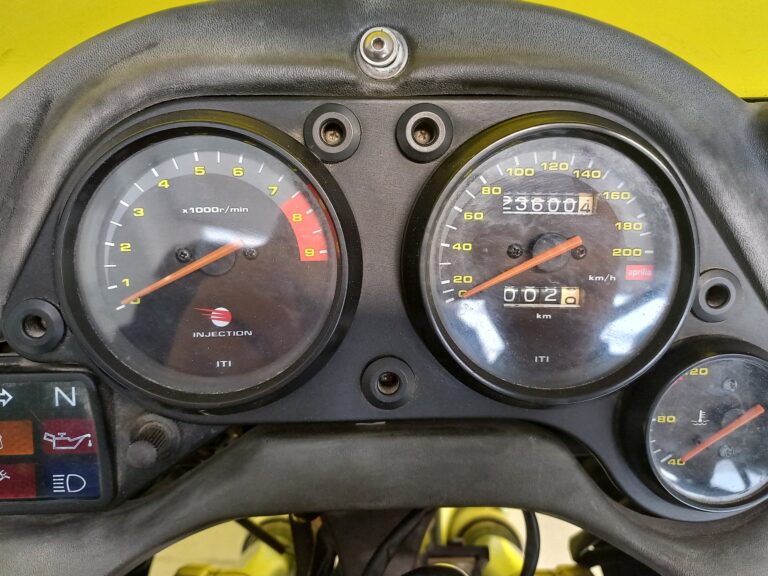 blacklinemoto-aprilia-pegaso-650-2003-verde-cruscotto