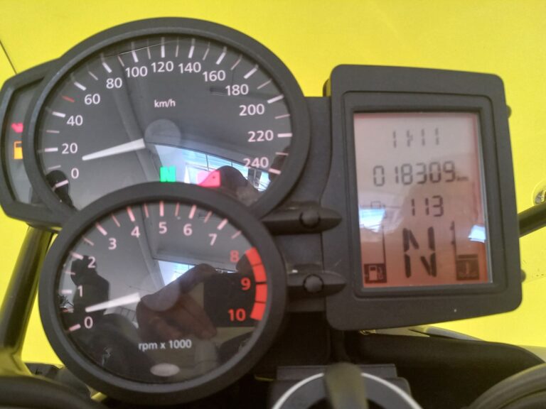 blacklinemoto-bmw-r1200r-2011-grigio-cruscotto