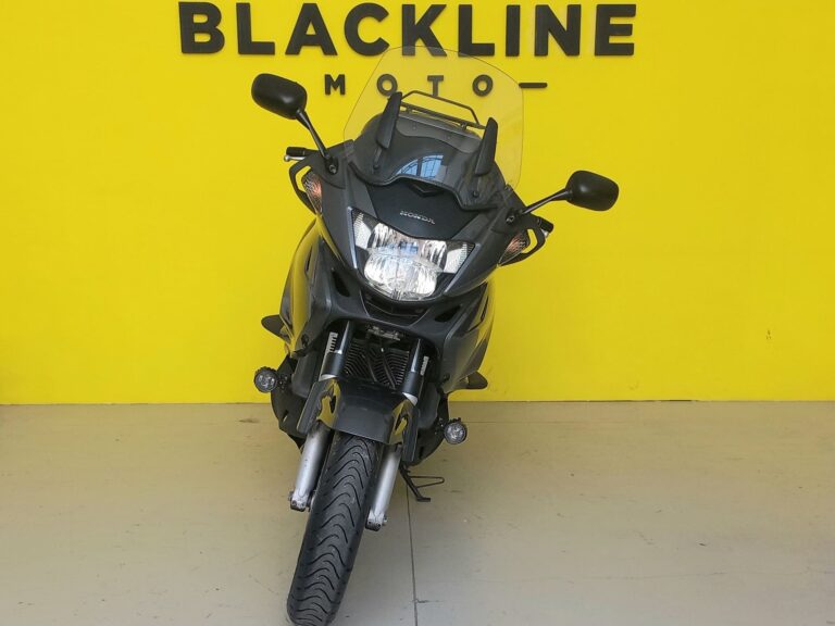 blacklinemoto-honda-deauville-700-2006-grigio-fronte