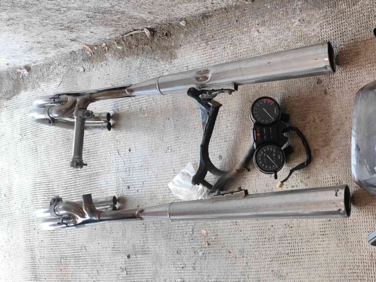 blacklinemoto-kawasaki-650-1984-rosso-scarico