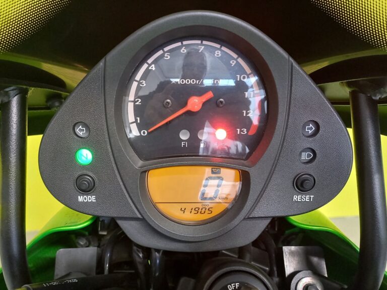 blacklinemoto-kawasaki-er-6n-2009-verde-cruscotto