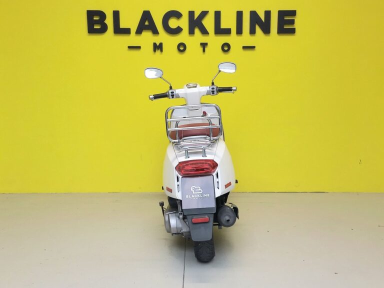 blacklinemoto-lambretta-125-2018-bianco retro