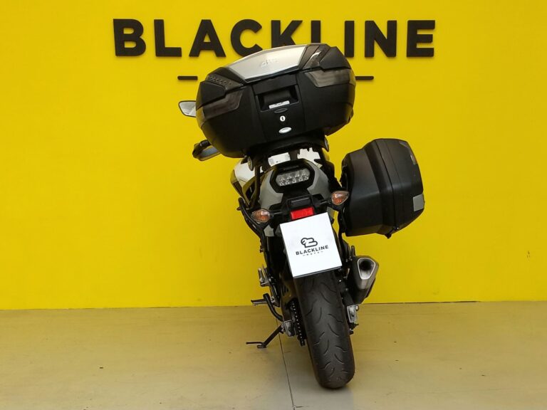 blacklinemoto-nc750x-dct-2027-bianco-nero-posteriore