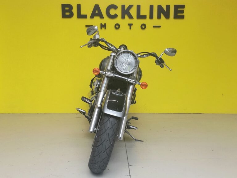 blacklinemoto-suzuki-vl800c-intruder-2005-nero-fronte
