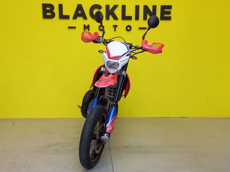 blacklinemoto-vent-50-derapage-2019-rosso-frontale