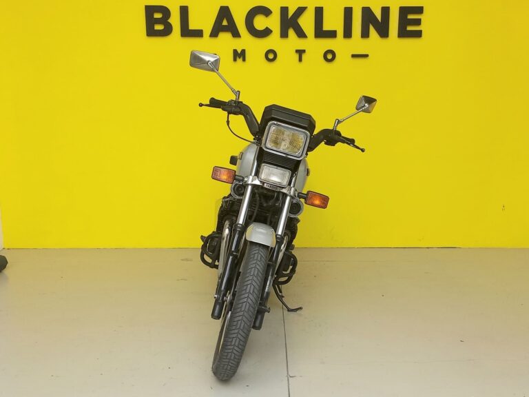 blacklinemoto-yamaha-XJ750-seca-11M-1982-grigio-fronte