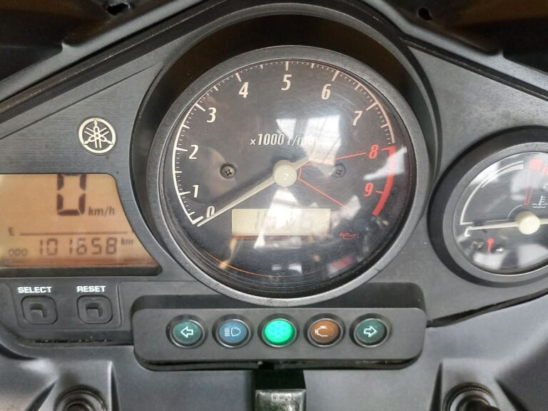 blacklinemoto-yamaha-tdm-900-2010-nero-cruscotto