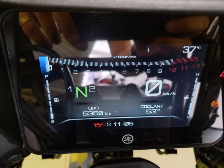 blacklinemoto-yamaha-tracer-7-2024-nero-cruscotto